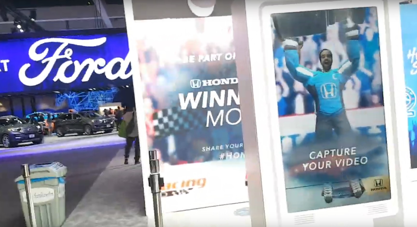 Honda Mirror photobooth placeholder